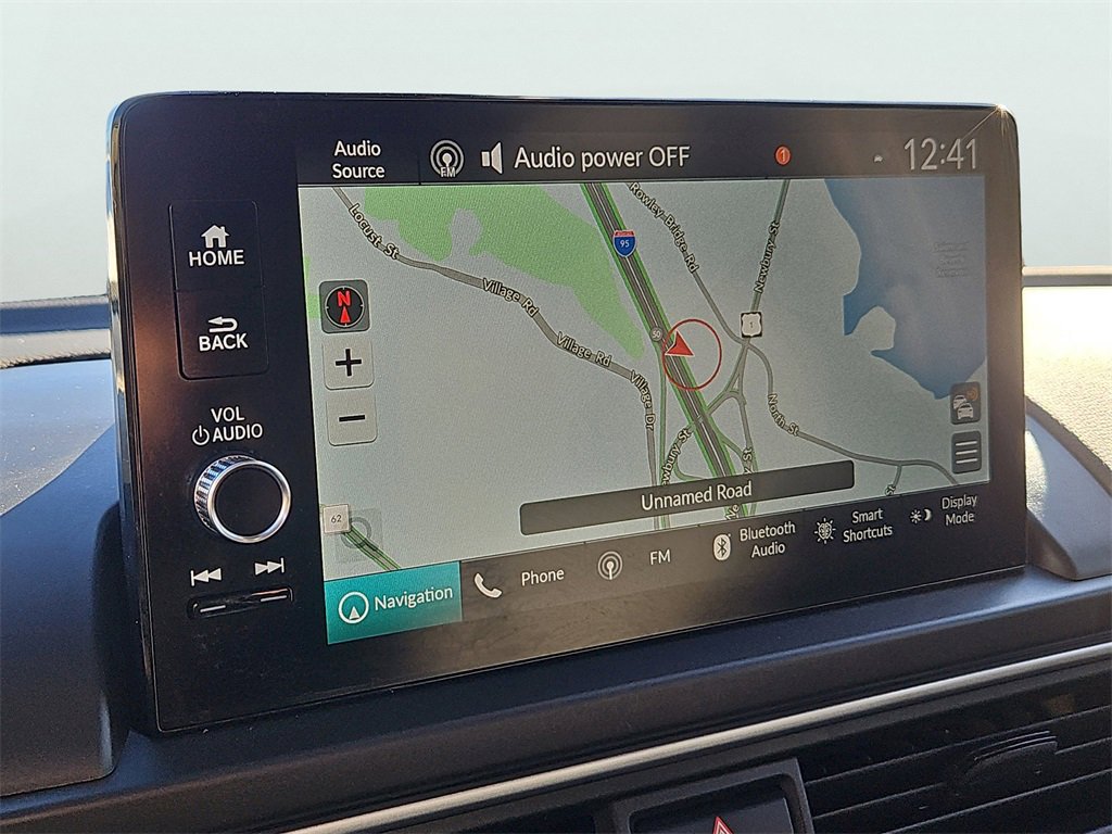 Used 2024 Honda Pilot Touring image 17