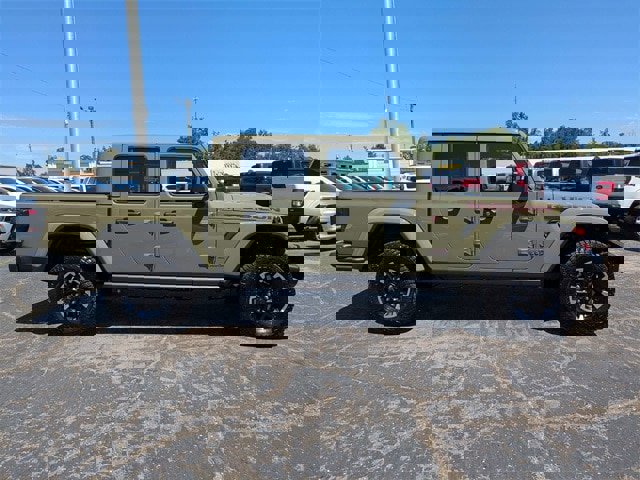 New 2025 Jeep Gladiator Rubicon w/ Convenience Group image 3