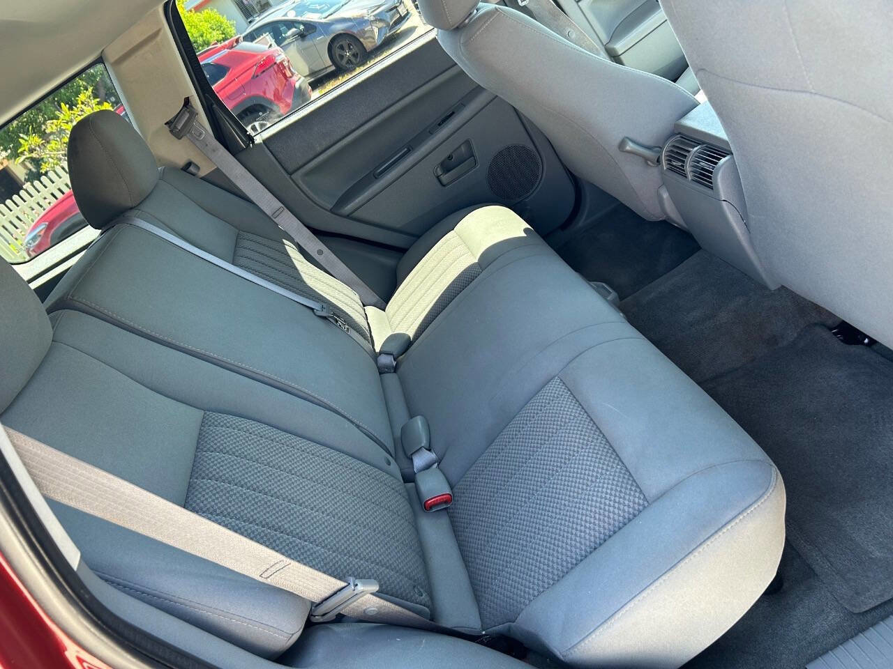 Used 2006 Jeep Grand Cherokee Laredo image 23