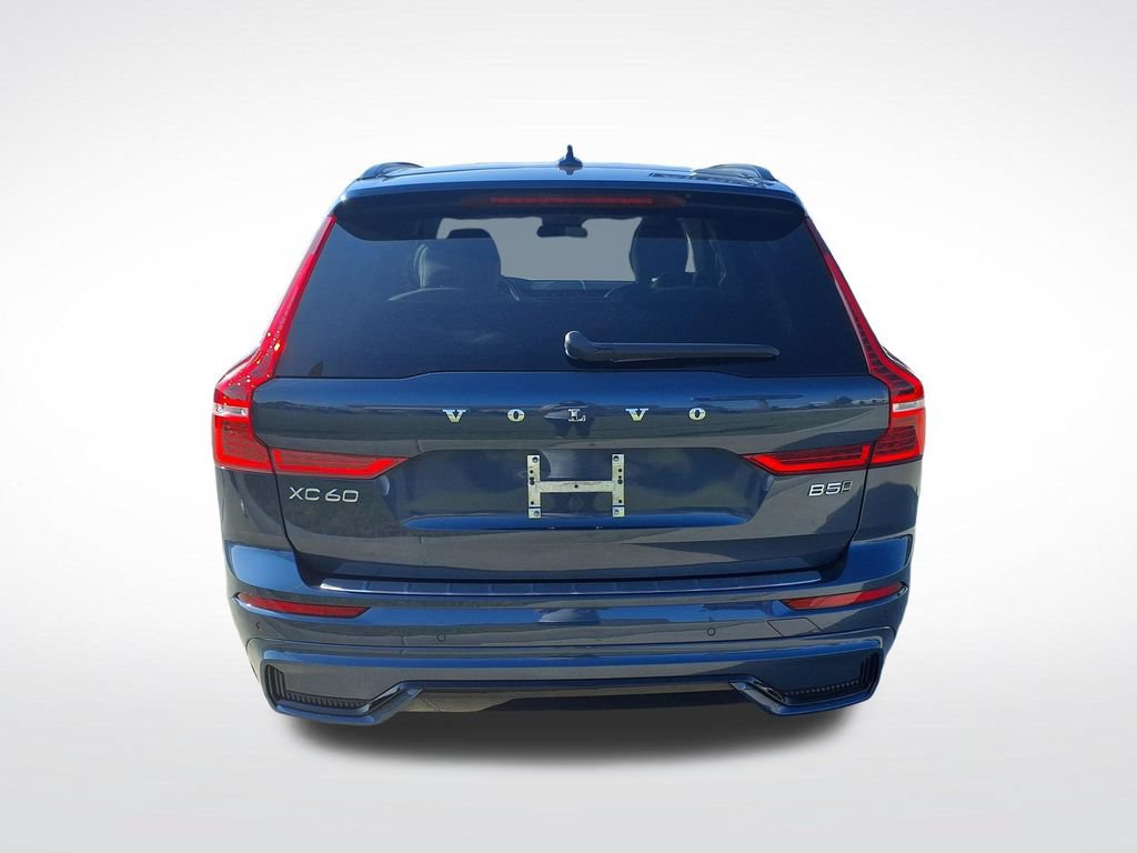 Certified 2024 Volvo XC60 B5 Plus w/ Protection Package Premier AWD/4WD image 7