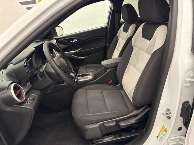 Used 2024 Chevrolet Trax RS w/ Driver Confidence Package FWD image 10