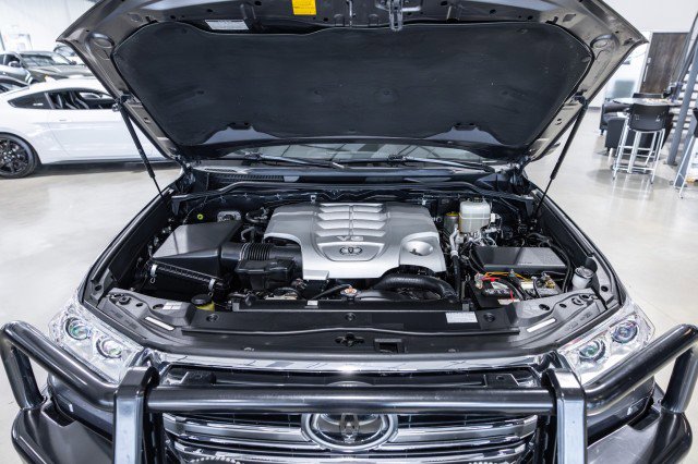 Used 2019 Toyota Land Cruiser AWD/4WD image 31