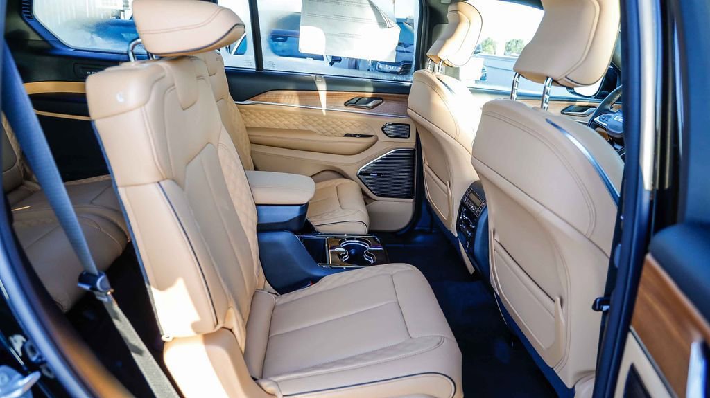 New 2026 Jeep Grand Cherokee L Summit AWD/4WD image 20