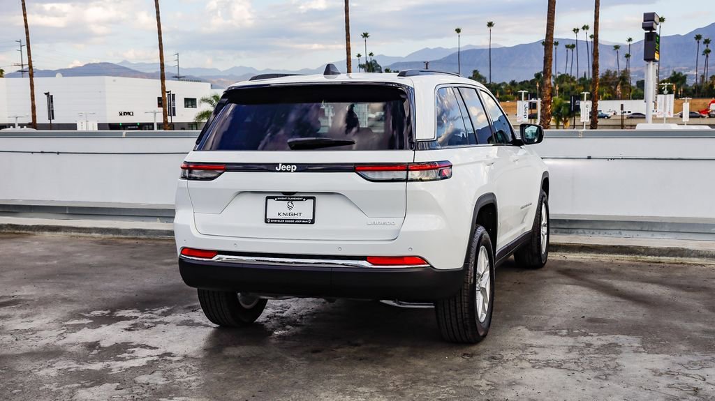 New 2025 Jeep Grand Cherokee Laredo X w/ Luxury Tech Group I image 9