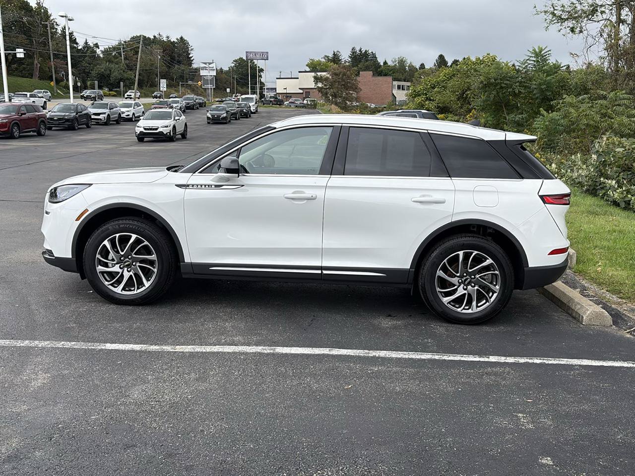 Used 2022 Lincoln Corsair AWD w/ Equipment Group 101A image 8