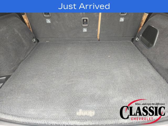 Used 2024 Jeep Grand Cherokee Summit AWD/4WD image 40