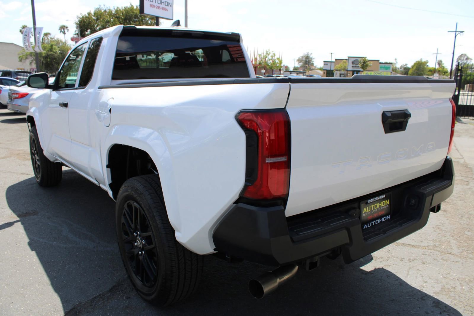 Used 2025 Toyota Tacoma SR RWD image 9