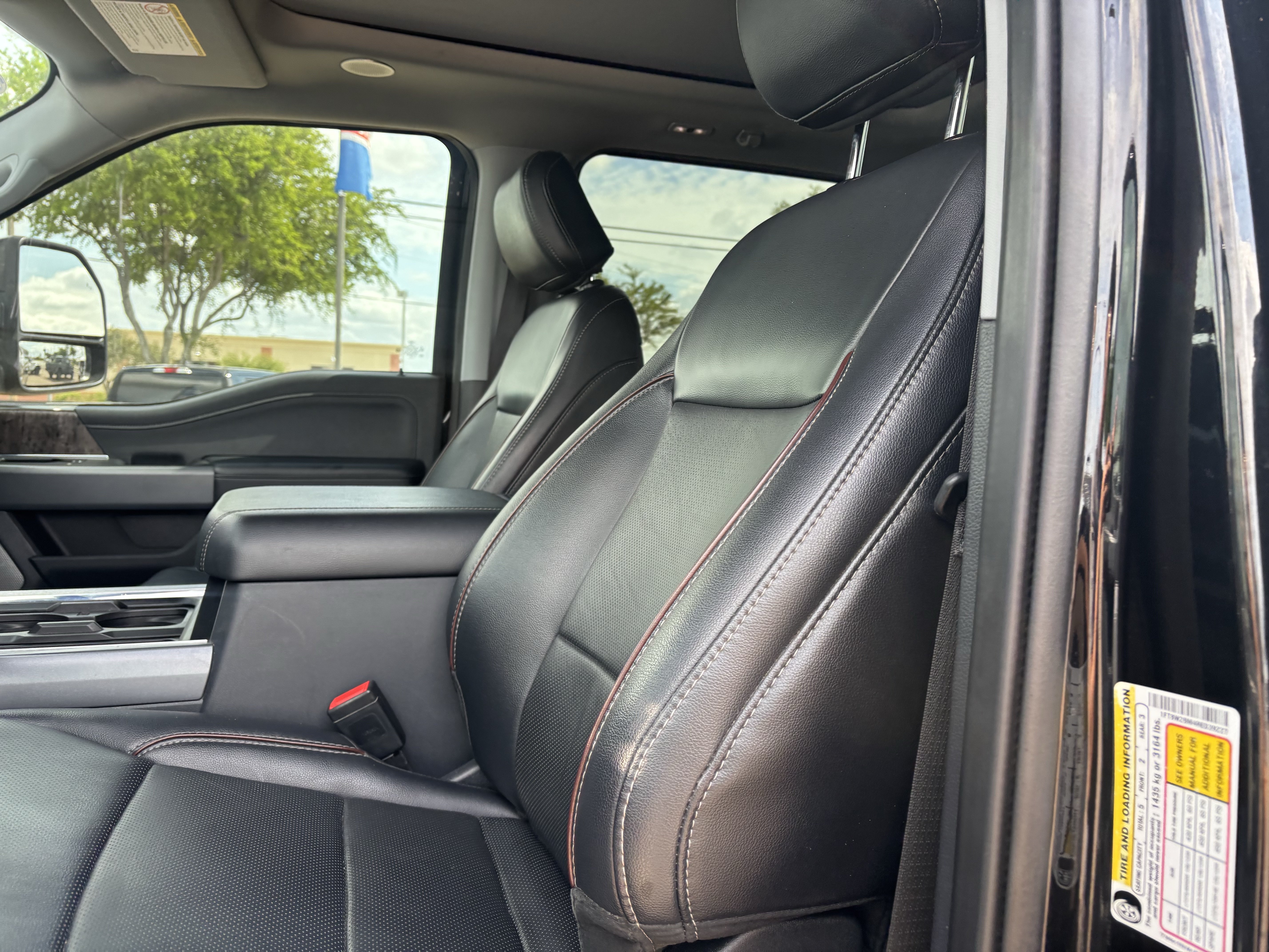 Certified 2024 Ford F250 Lariat w/ Lariat Ultimate Package AWD/4WD image 11