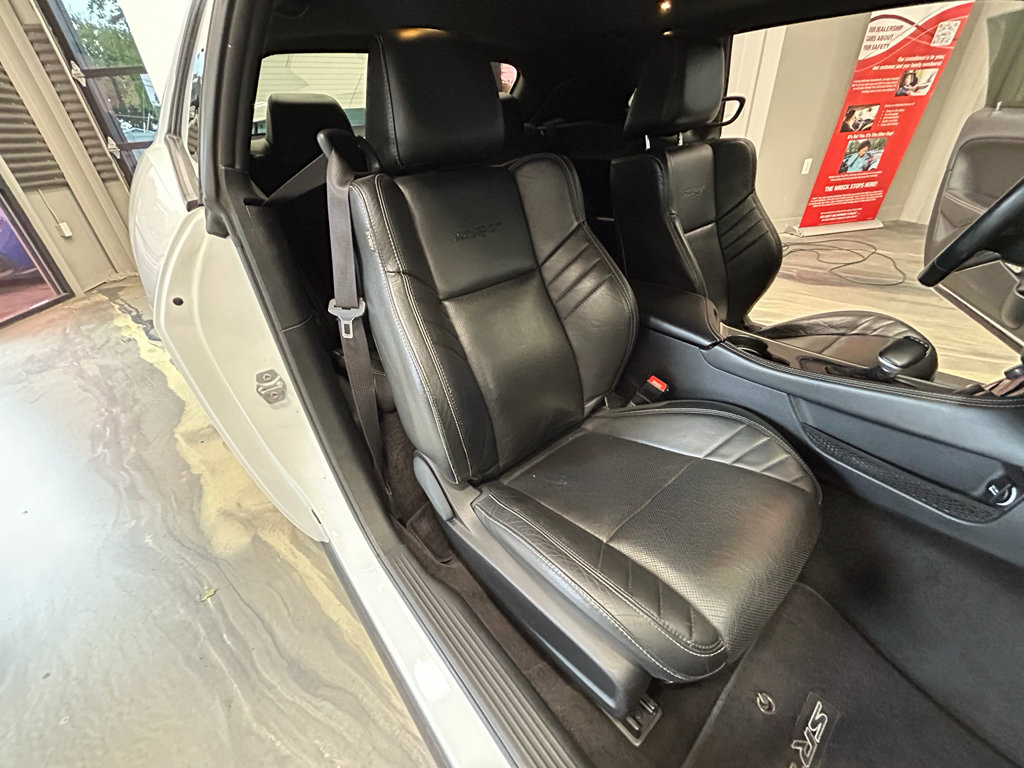 Used 2016 Dodge Challenger SRT w/ Technology Group RWD image 4