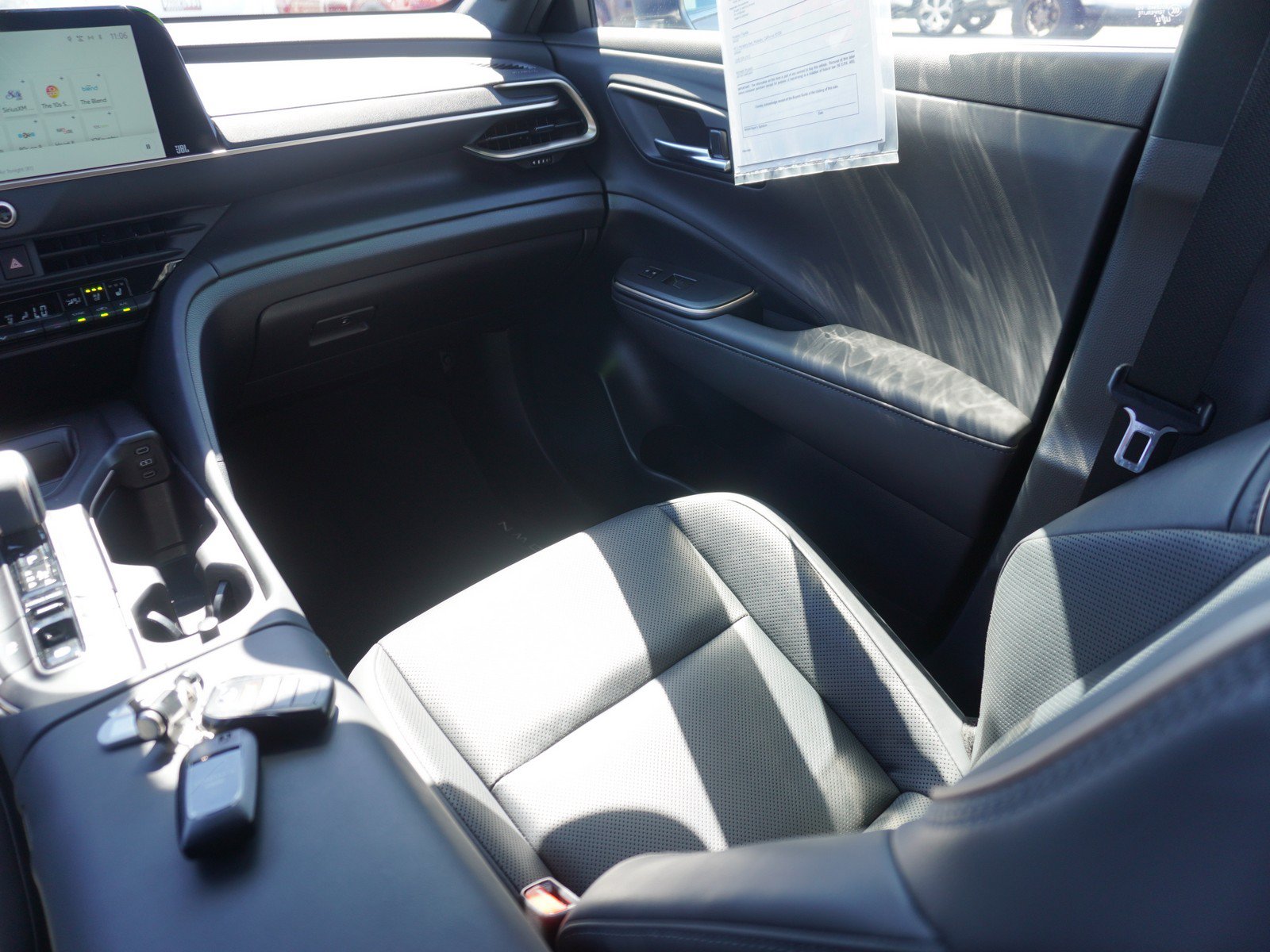 Used 2023 Toyota Crown w/ Carpet Mat Package (TMS) AWD/4WD image 17