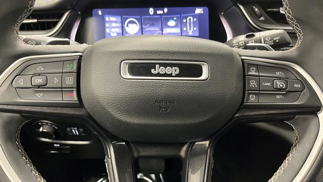 Used 2023 Jeep Grand Cherokee L Laredo AWD/4WD image 15
