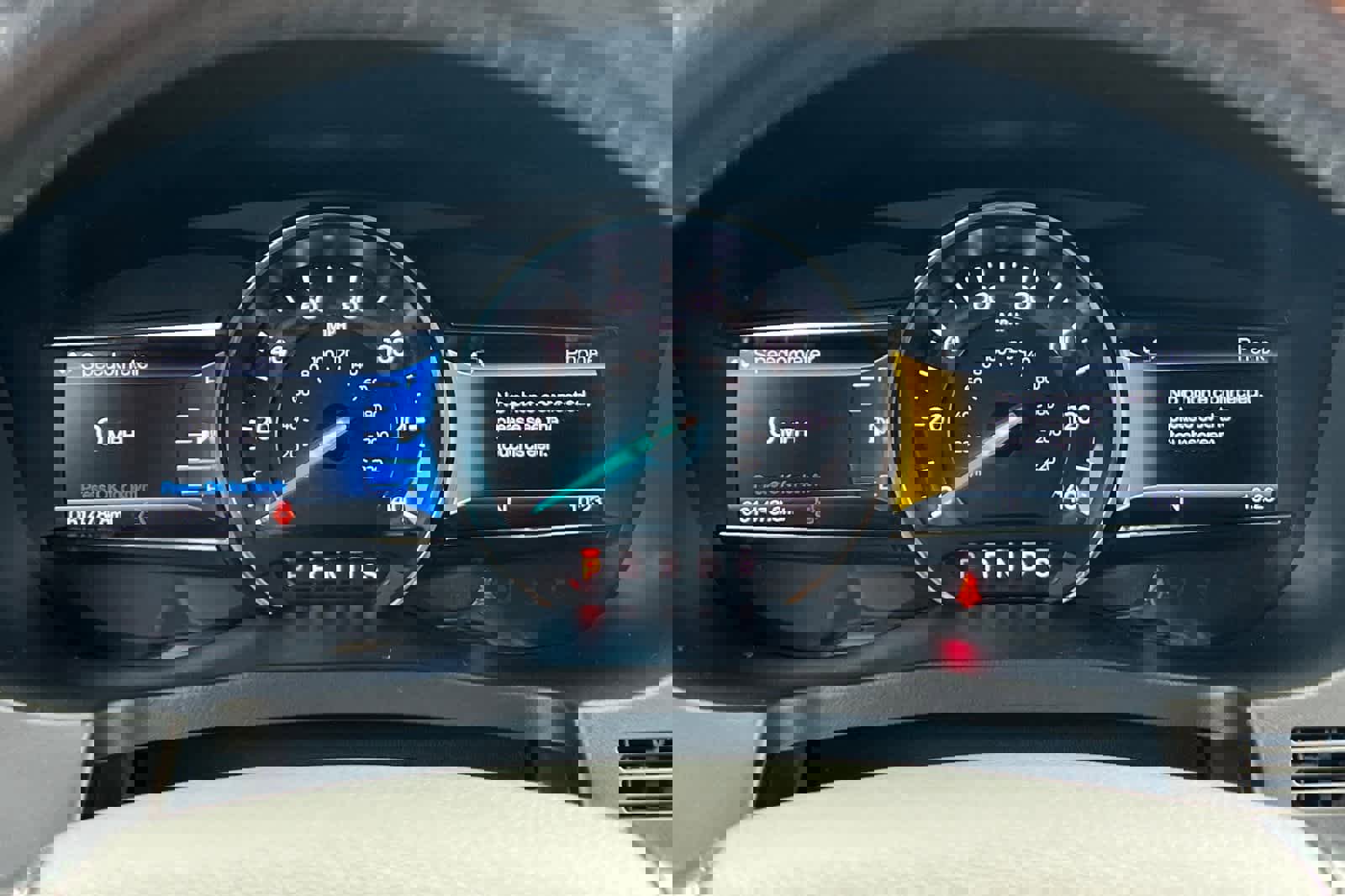 Used 2016 Ford Explorer XLT w/ Equipment Group 201A image 28