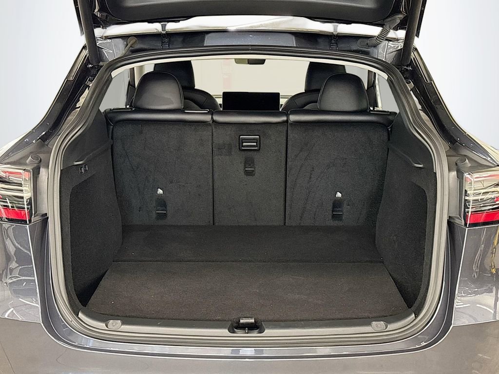 Used 2024 Tesla Model Y 2WD image 22