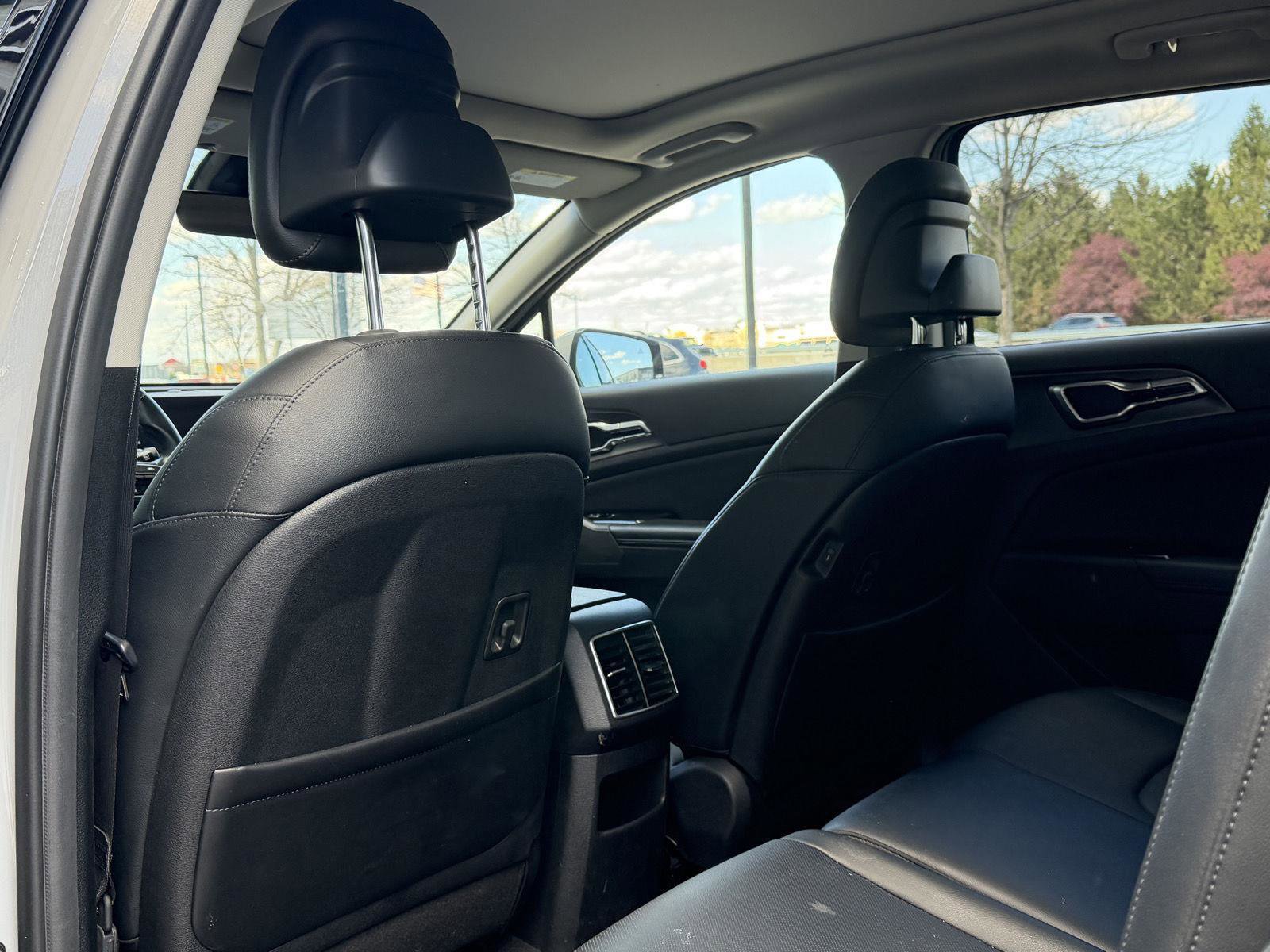 Used 2023 Kia Sportage SX image 45