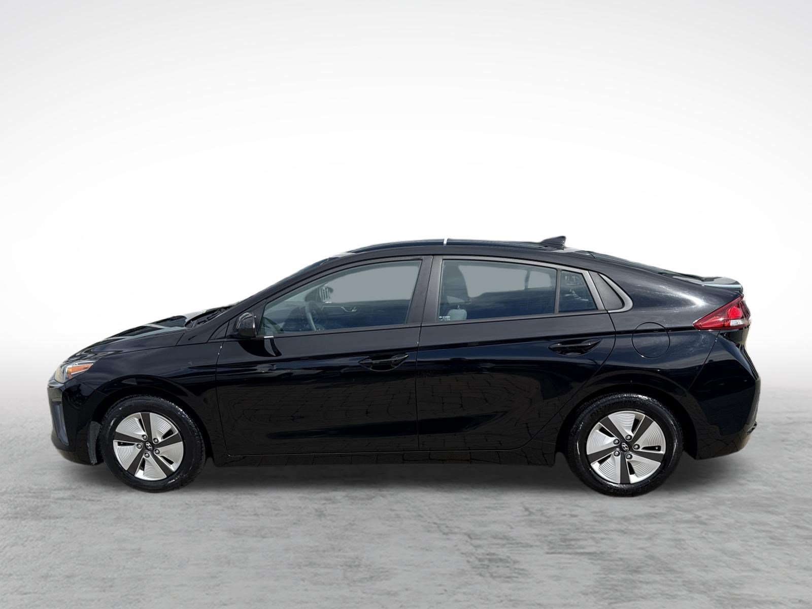 Used 2021 Hyundai Ioniq Blue FWD image 3