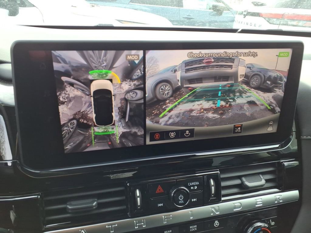 New 2026 Nissan Pathfinder SL image 15