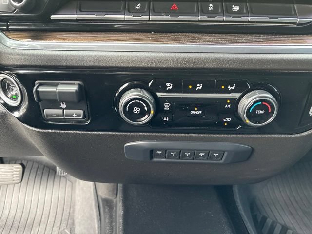 Used 2024 Chevrolet Silverado 3500 LT AWD/4WD image 24