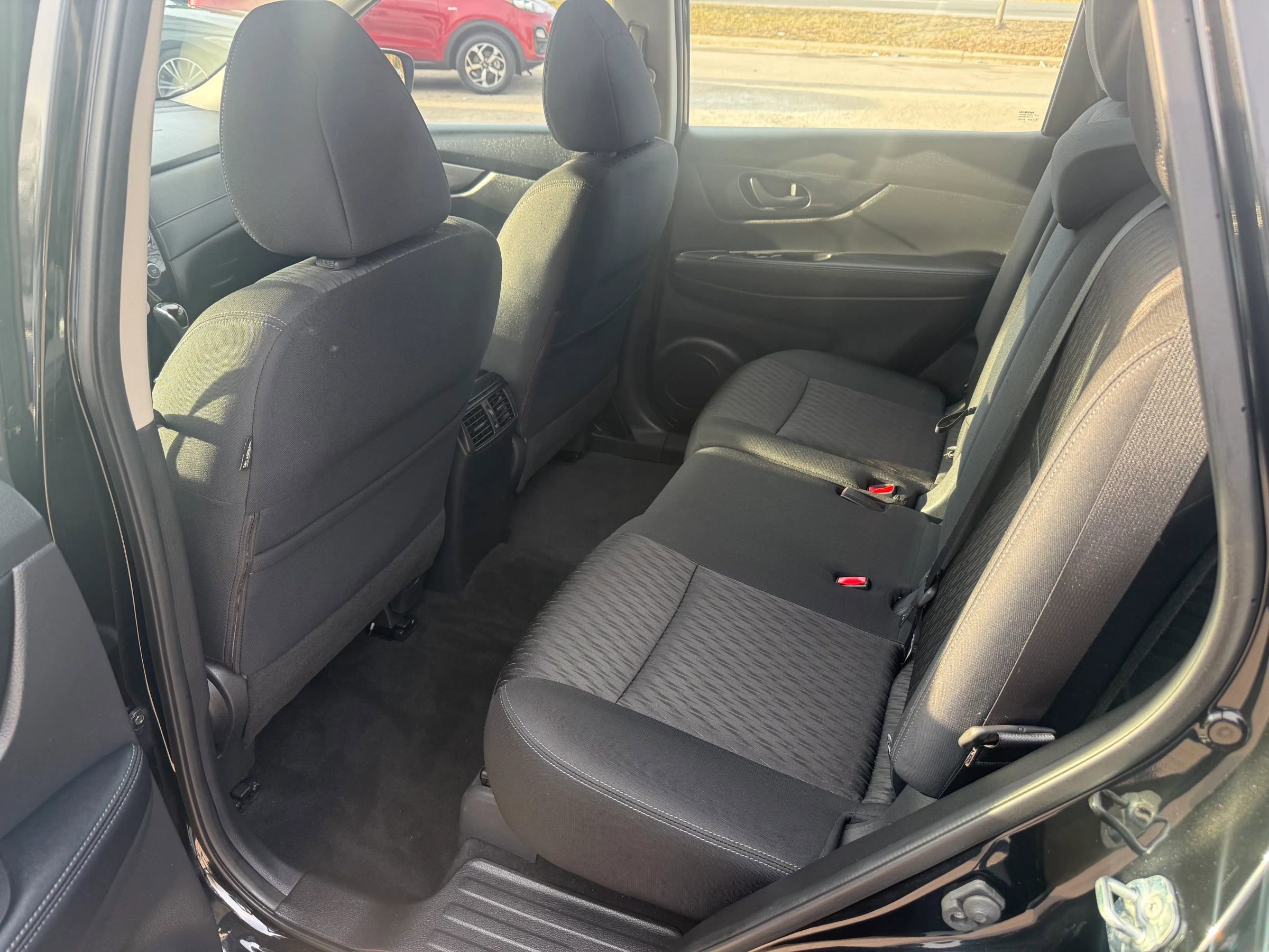 Used 2020 Nissan Rogue S image 10