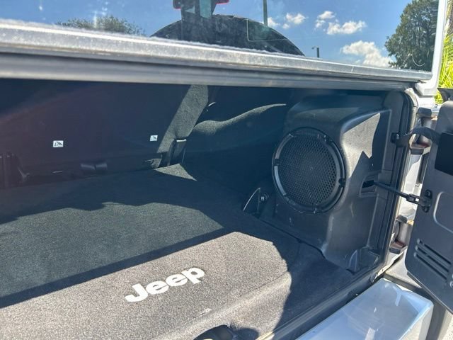 Used 2013 Jeep Wrangler Unlimited Sahara w/ Dual Top Group AWD/4WD image 10