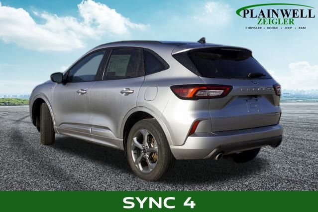 Used 2023 Ford Escape ST-Line image 2