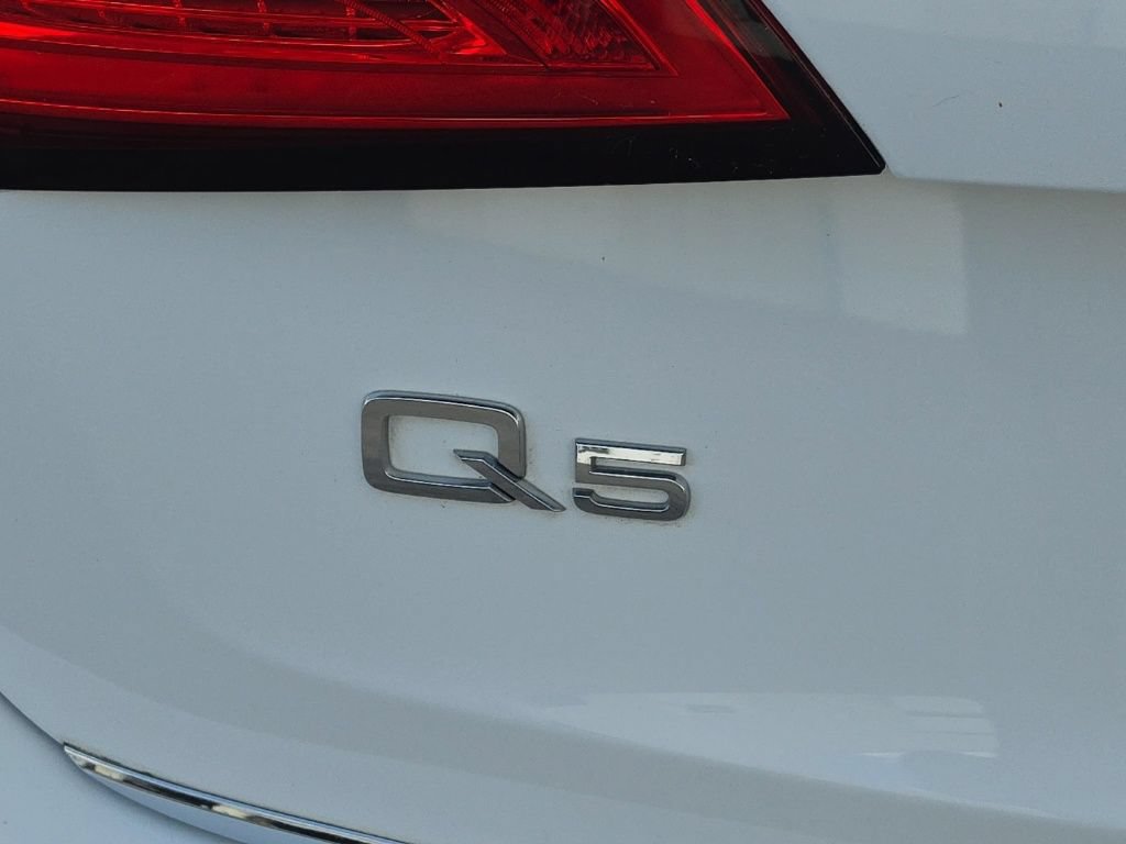 Used 2017 Audi Q5 2.0T Premium Plus w/ Technology Package AWD/4WD image 7