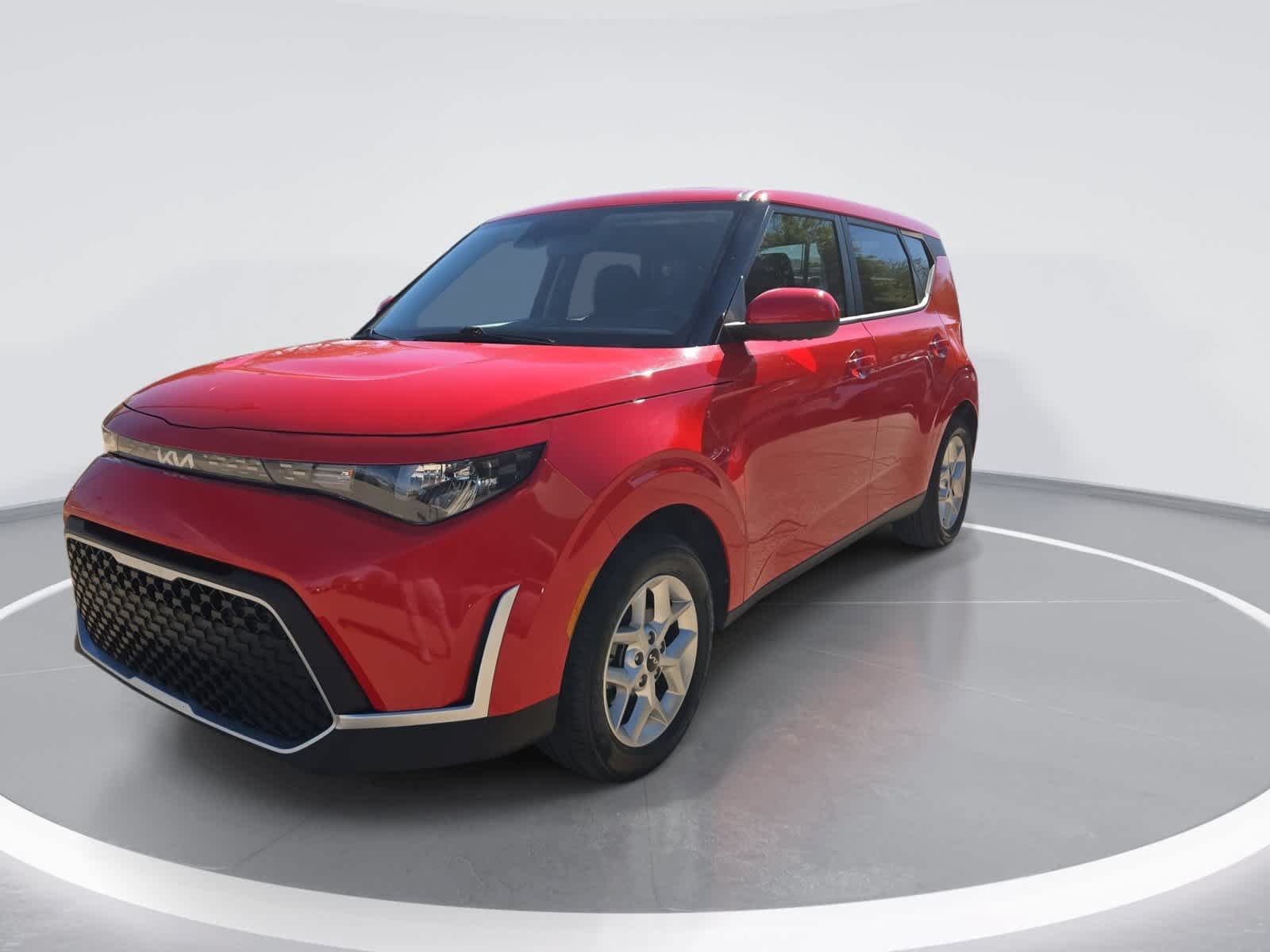 Used 2024 Kia Soul LX w/ Option Group 015 FWD image 4