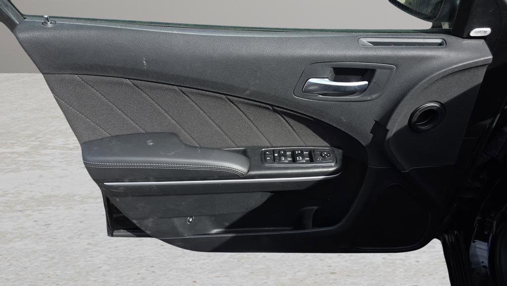 Used 2019 Dodge Charger SXT w/ Cold Weather Package AWD/4WD image 9