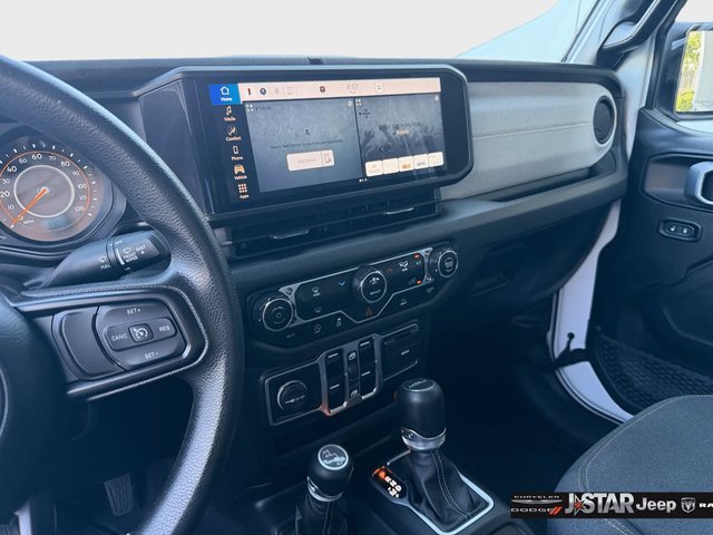 Used 2025 Jeep Gladiator Sport AWD/4WD image 18