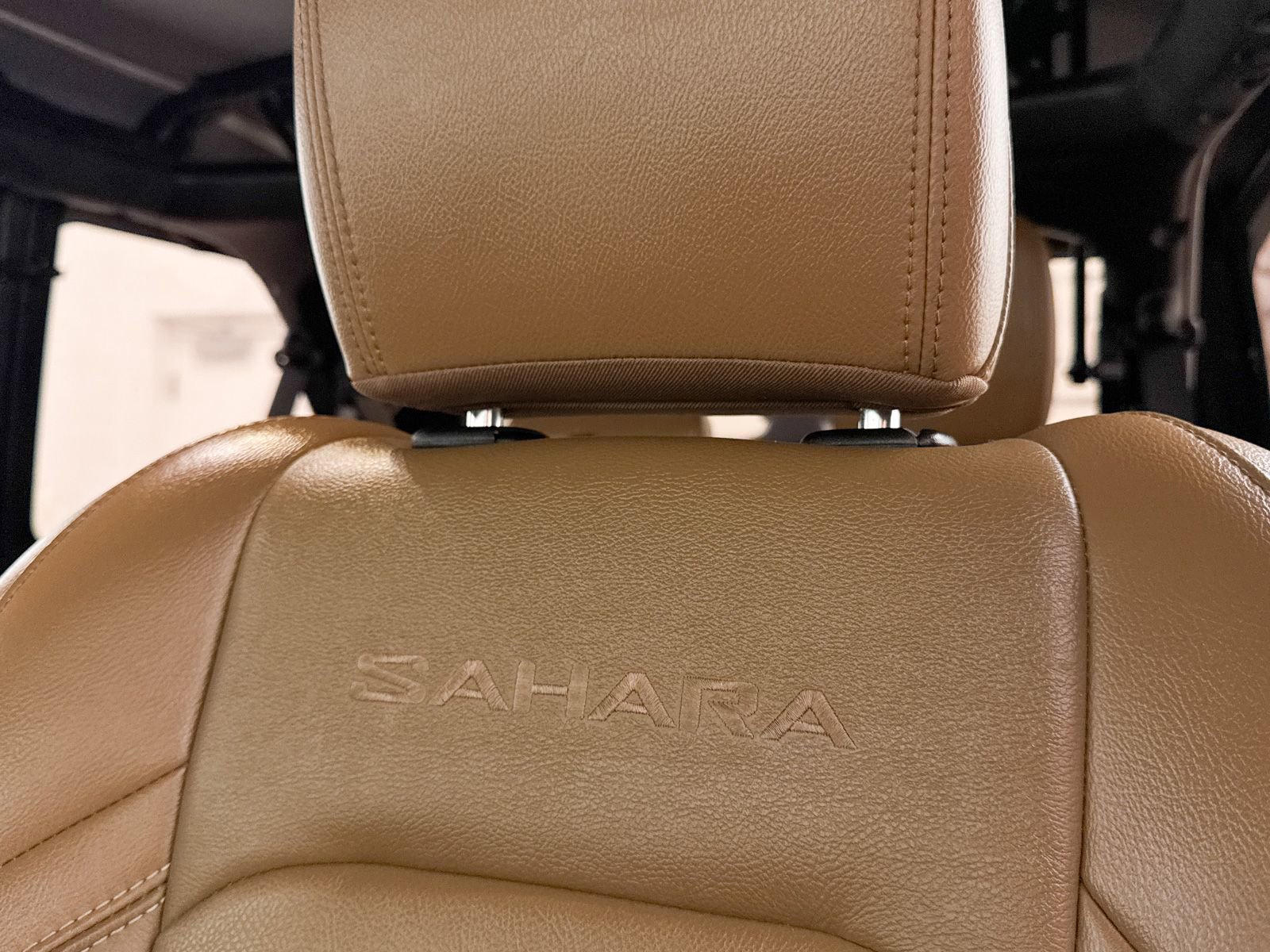 Used 2022 Jeep Wrangler Unlimited Sahara AWD/4WD image 3