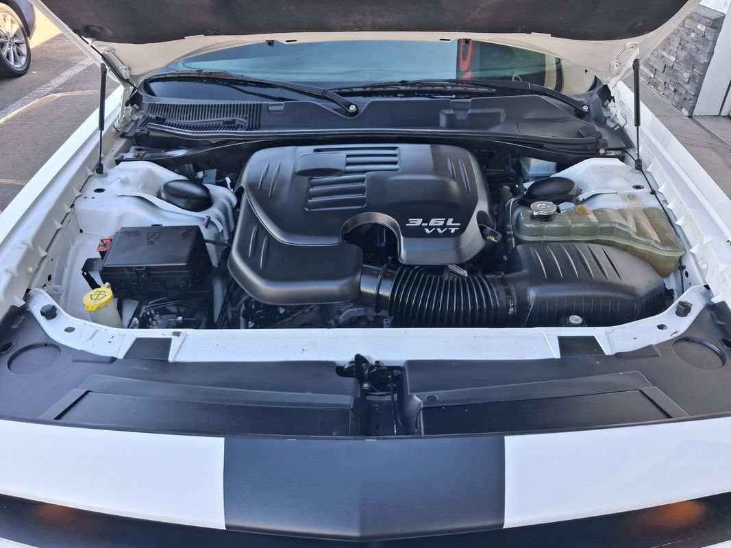 Used 2019 Dodge Challenger SXT RWD image 9