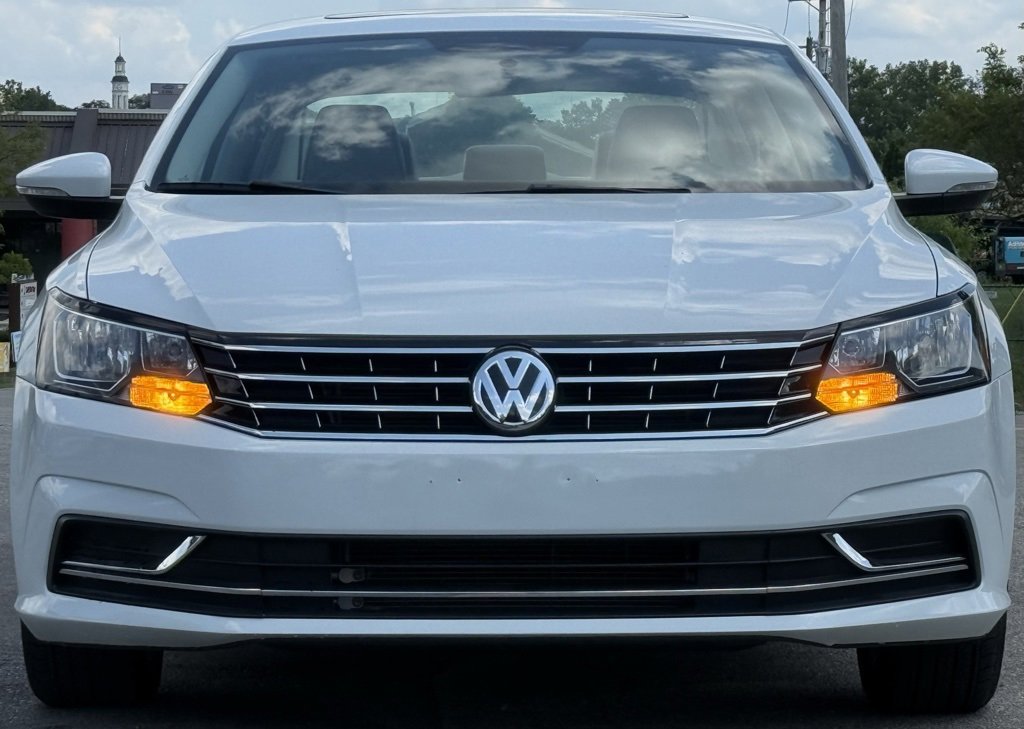 Used 2018 Volkswagen Passat 2.0T SE image 8