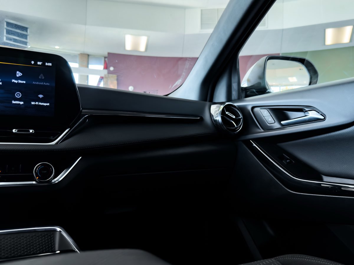 Used 2025 Chevrolet Equinox LT image 39