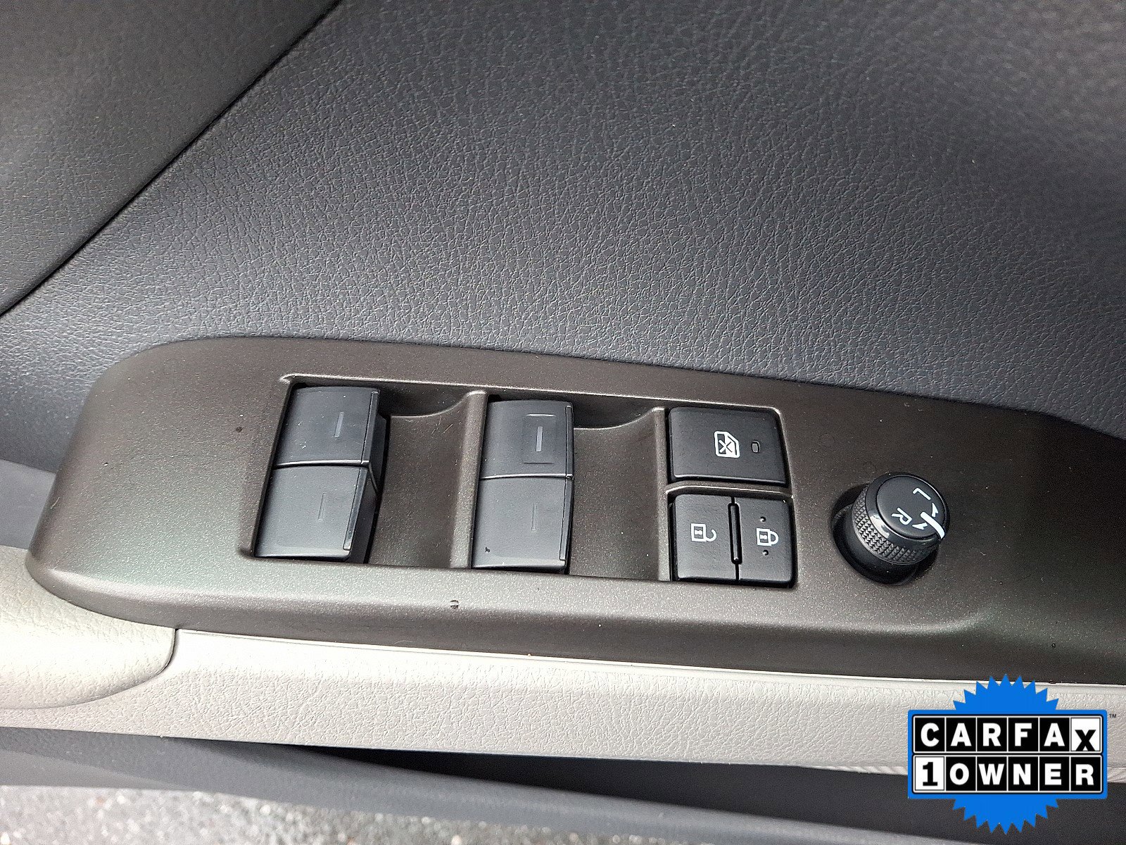 Used 2023 Toyota Camry SE image 20