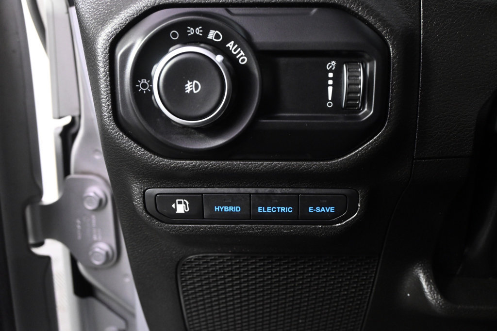 Used 2023 Jeep Wrangler Unlimited Sahara w/ Cold Weather Group AWD/4WD image 23