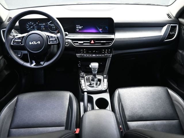 Used 2025 Kia Seltos EX FWD image 16