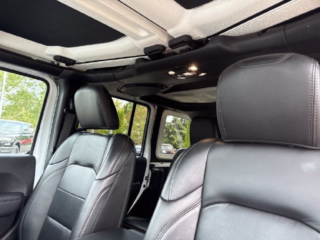 Used 2020 Jeep Wrangler Unlimited Sahara AWD/4WD image 19