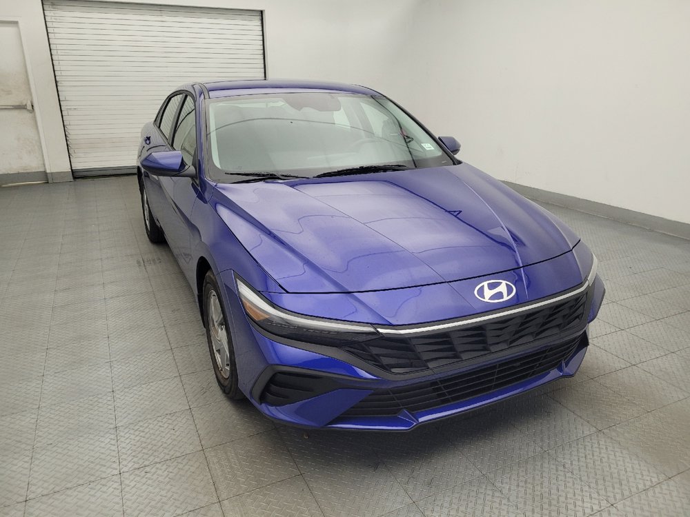 Used 2025 Hyundai Elantra SE FWD image 14