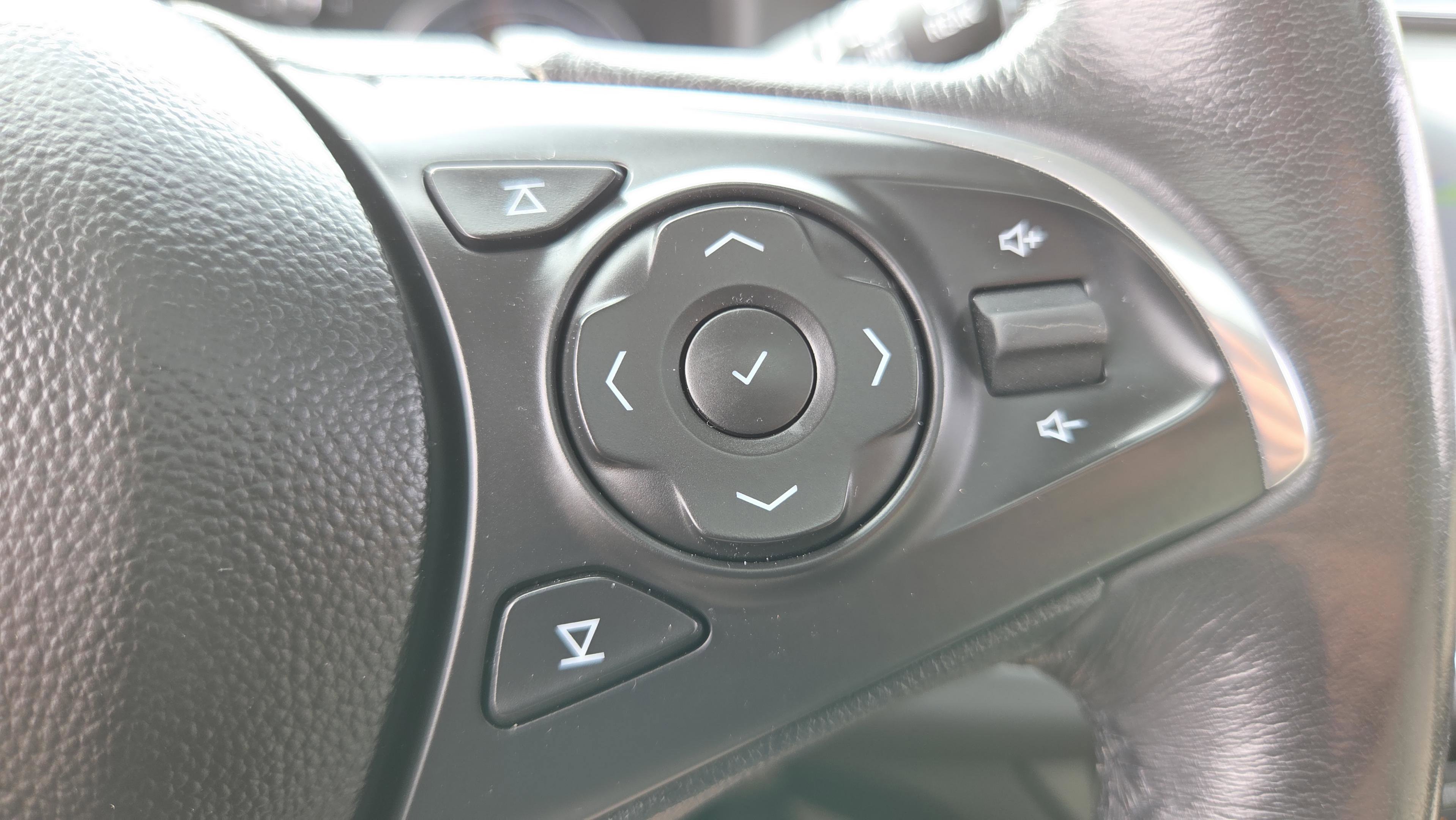 Used 2019 Buick Enclave Essence image 34