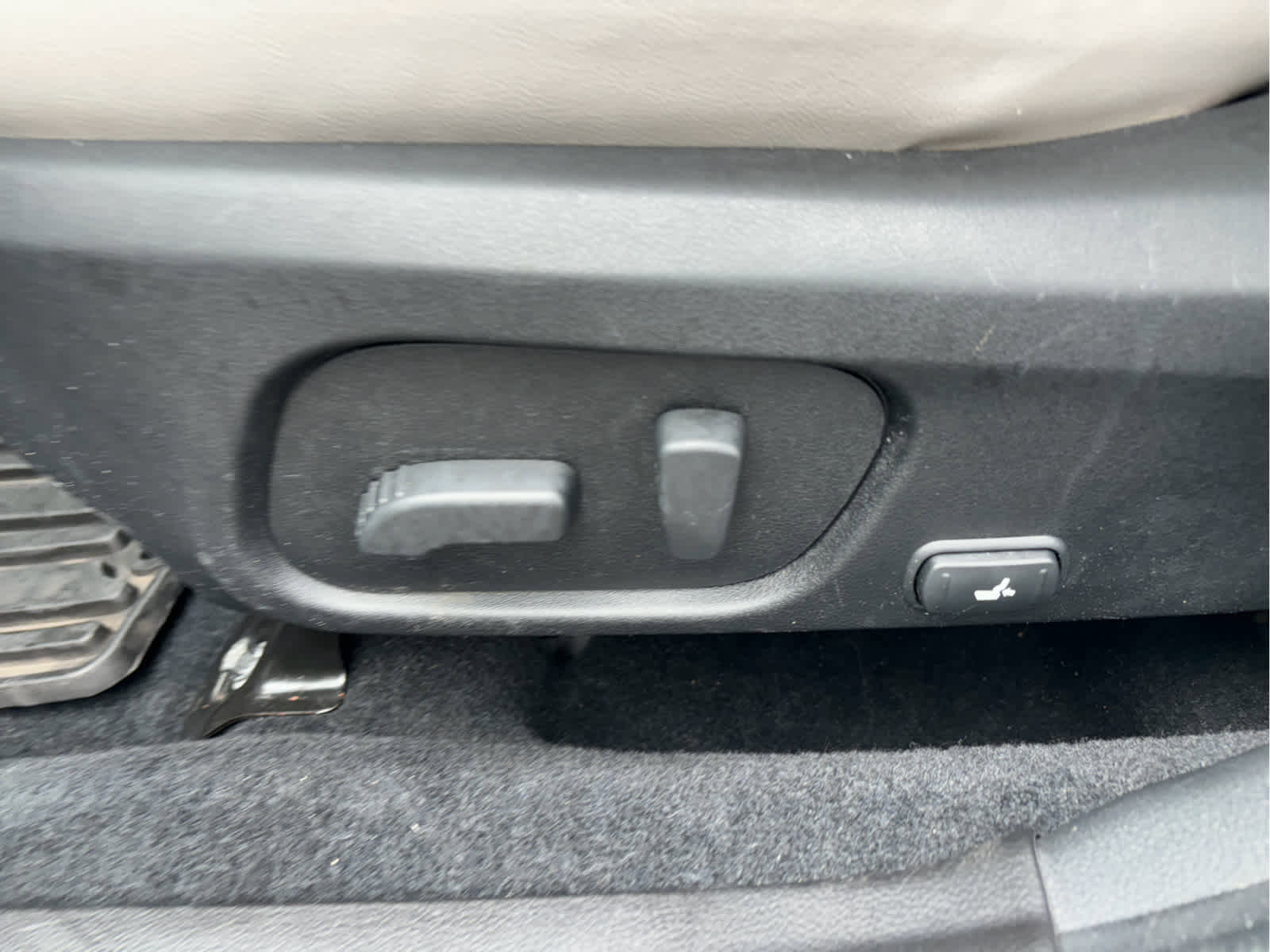 Used 2018 Subaru Forester 2.5i Limited w/ Popular Package #3B image 9