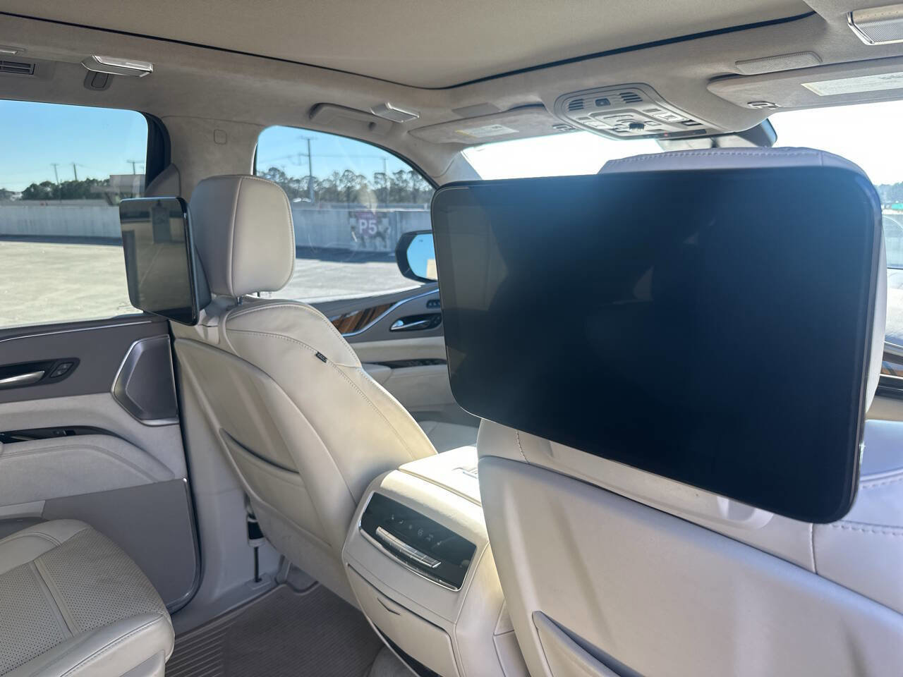 Used 2021 Cadillac Escalade Sport Platinum image 22