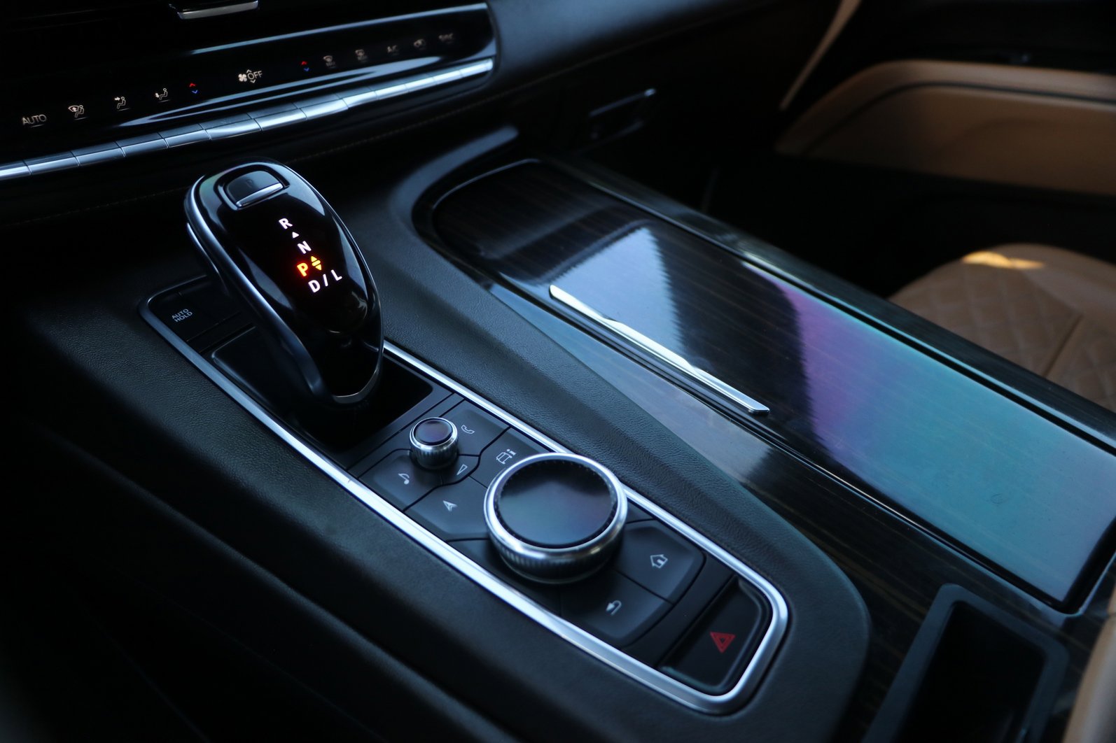 Used 2021 Cadillac Escalade Premium Luxury image 26