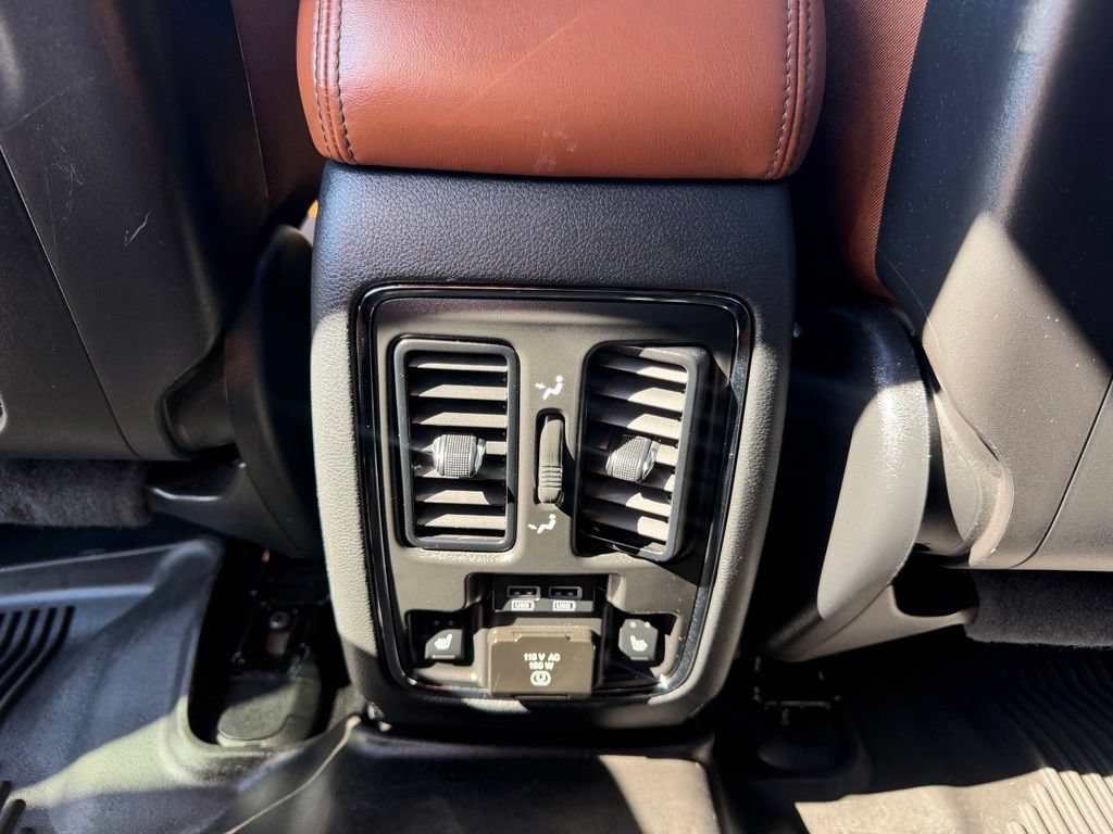 Used 2020 Jeep Grand Cherokee Overland w/ Interior Metal Package AWD/4WD image 22