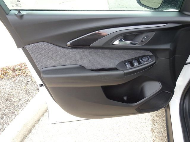 Certified 2022 Chevrolet TrailBlazer LT w/ Driver Confidence Package image 12