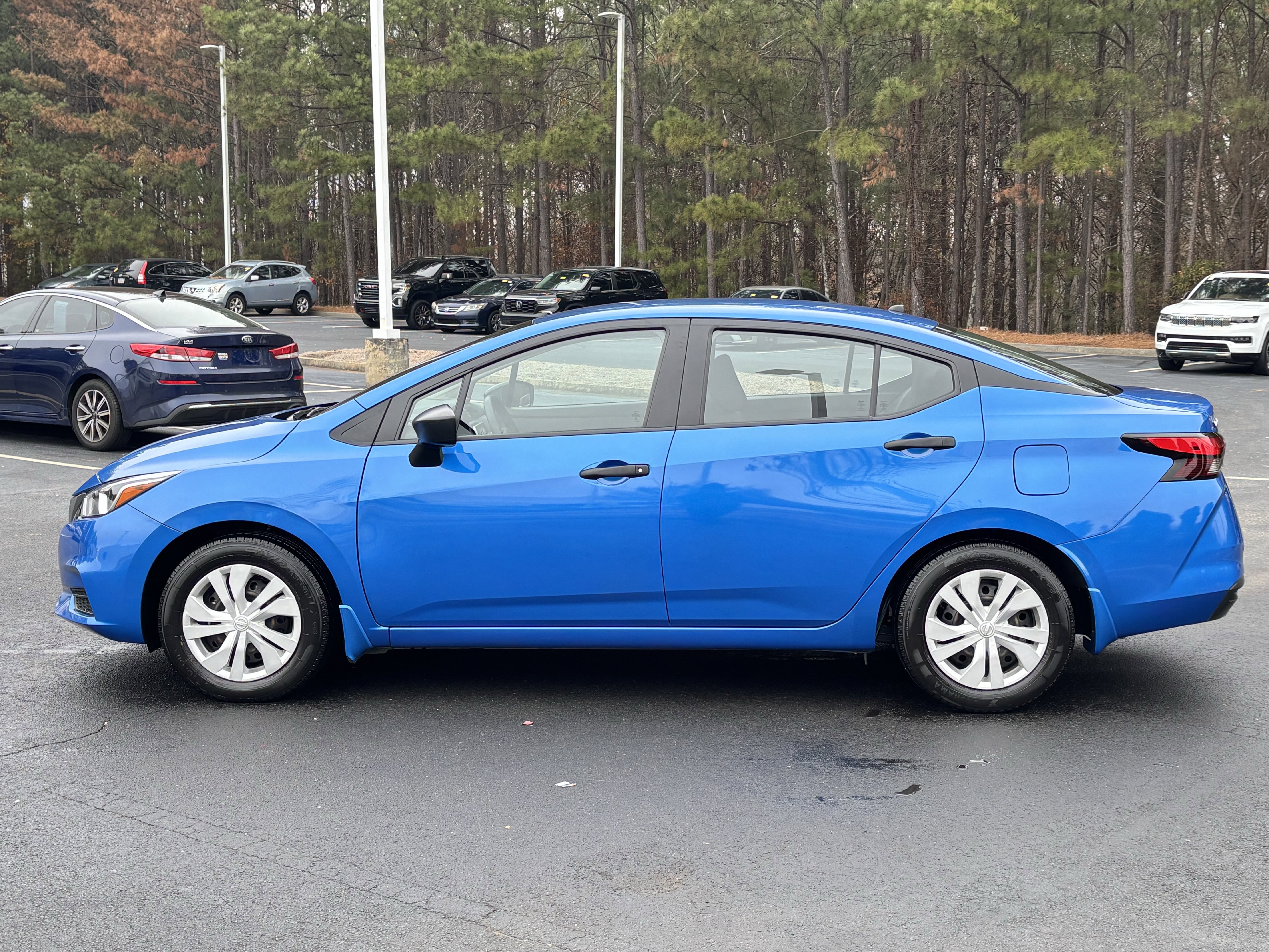 Used 2022 Nissan Versa S image 7