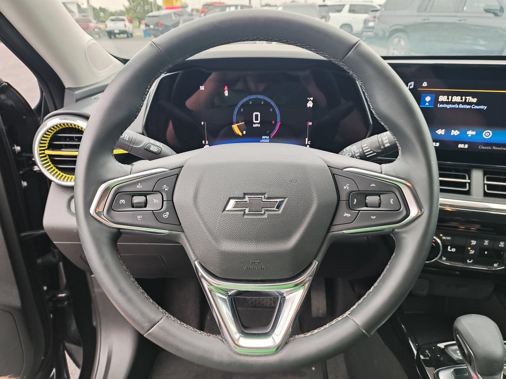 Used 2025 Chevrolet Trax ACTIV w/ Driver Confidence Package FWD image 19