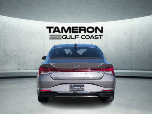Used 2022 Hyundai Elantra Limited w/ Cargo Package image 4