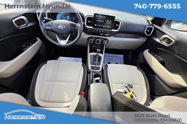 Used 2025 Hyundai Venue SEL FWD image 12