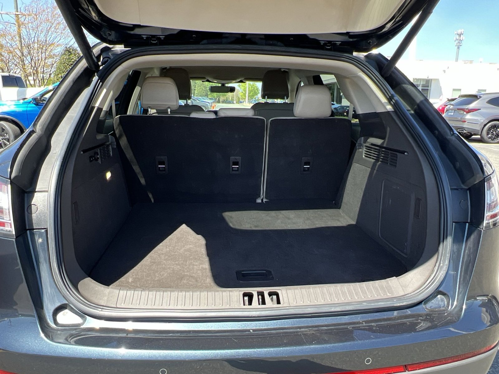 Used 2022 Lincoln Nautilus AWD image 28