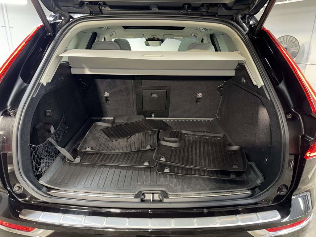 Used 2021 Volvo XC60 T6 Inscription w/ Advanced Package AWD/4WD image 16