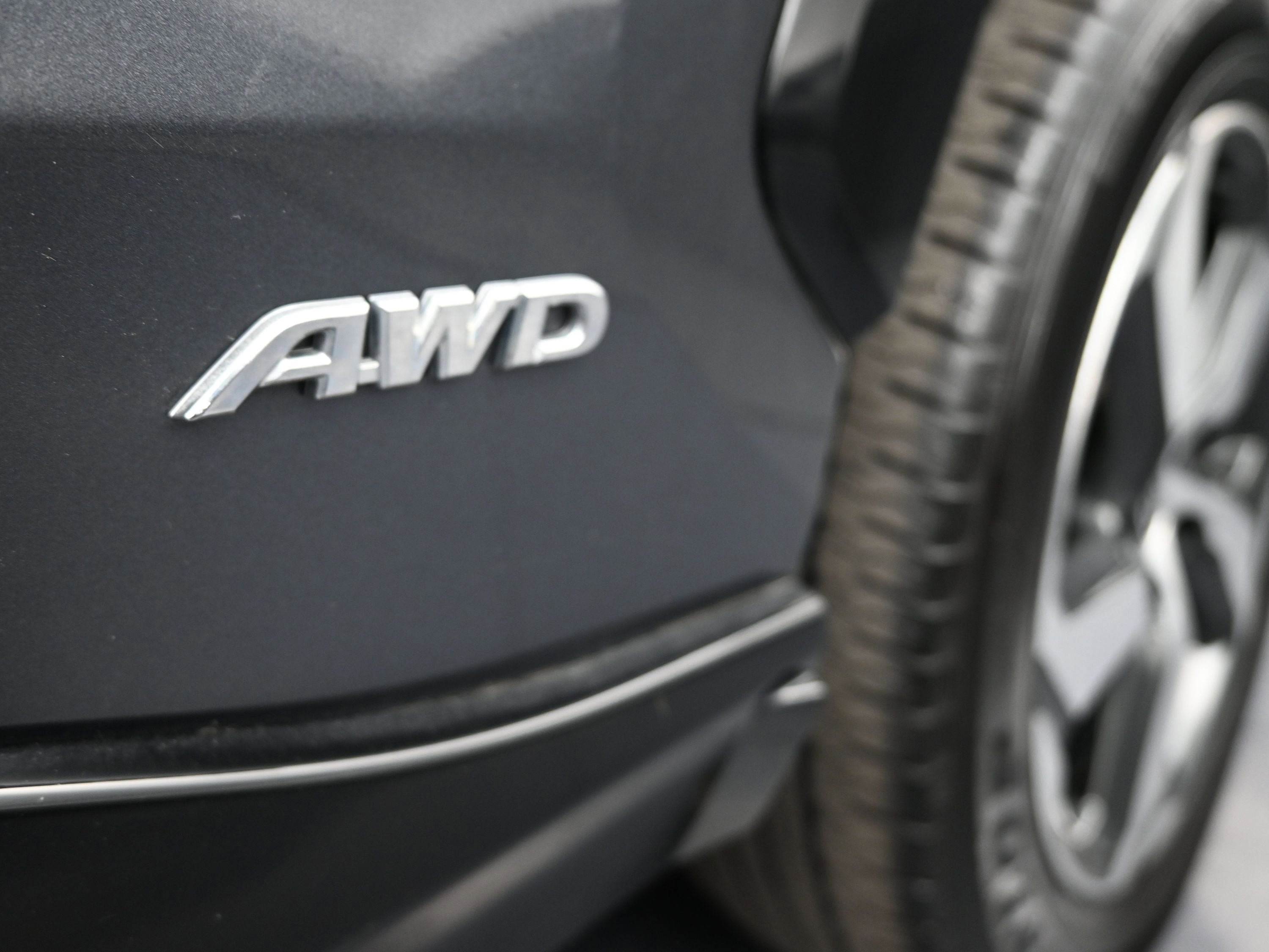 Used 2023 Toyota RAV4 SE w/ Weather & Moonroof Package AWD/4WD image 40